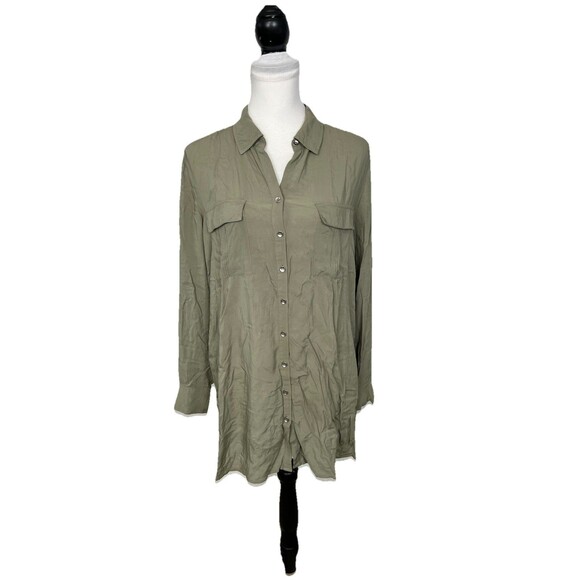 Chico's 1 Blouse Woman's Size M Green Button-down Rayon Pleated Pockets Work Top - Picture 1 of 9
